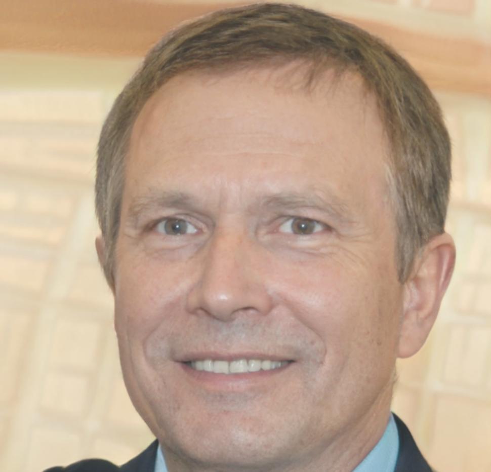 Instructor Damion Kepler, lead developer and program director